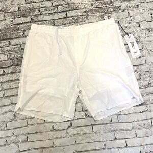 ALO Yoga White Lined 7” Athletic Shorts
